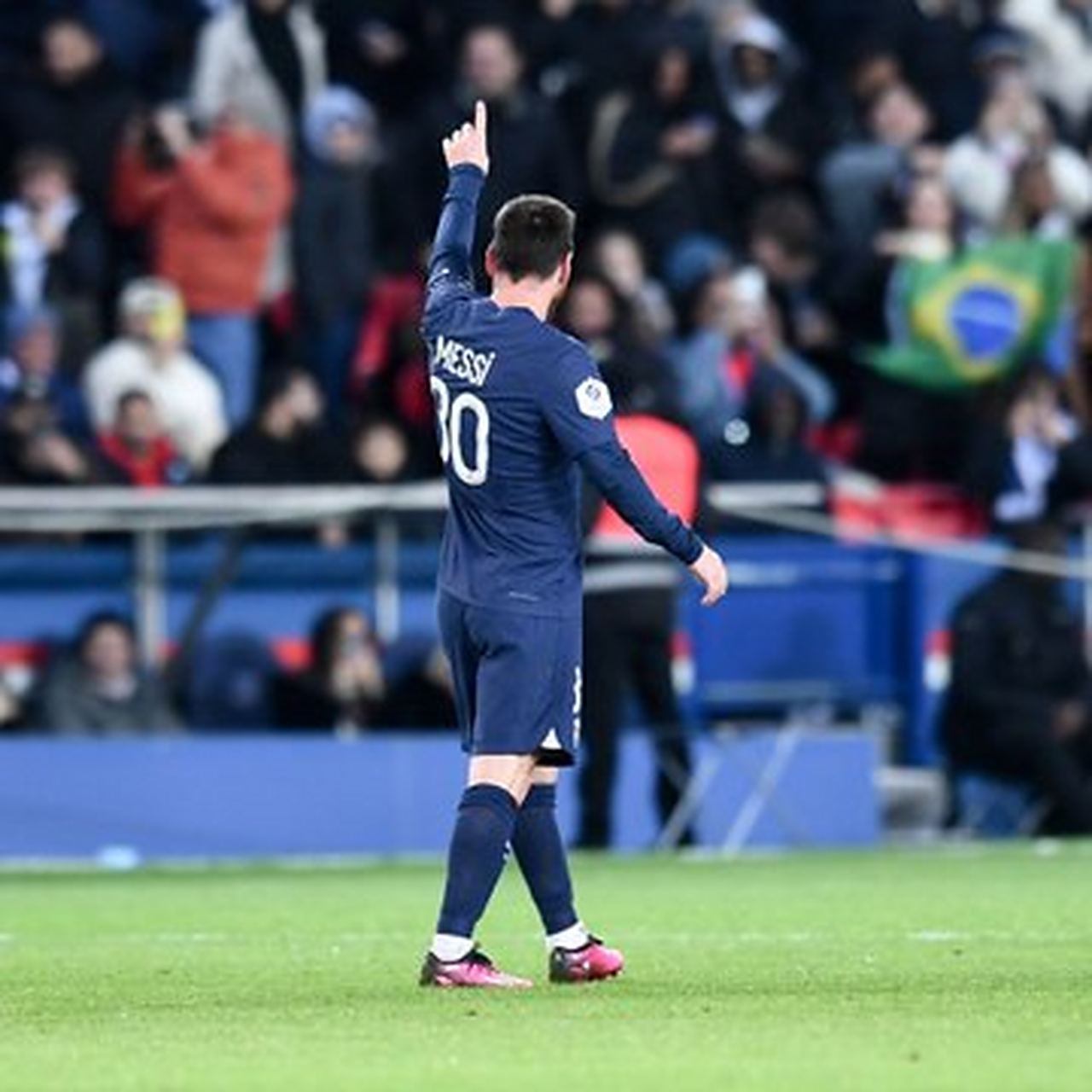 华体会hth-包含巴黎圣日耳曼险胜曼联，C罗补时绝平欧联杯的词条