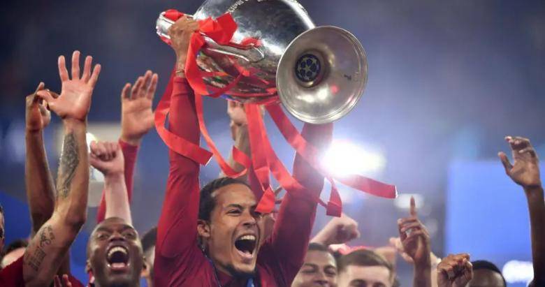 那不勒斯轻取利物浦,范戴克补时绝平欧冠的简单介绍 那不勒斯轻取利物浦,范戴克补时绝平欧冠的简单介绍