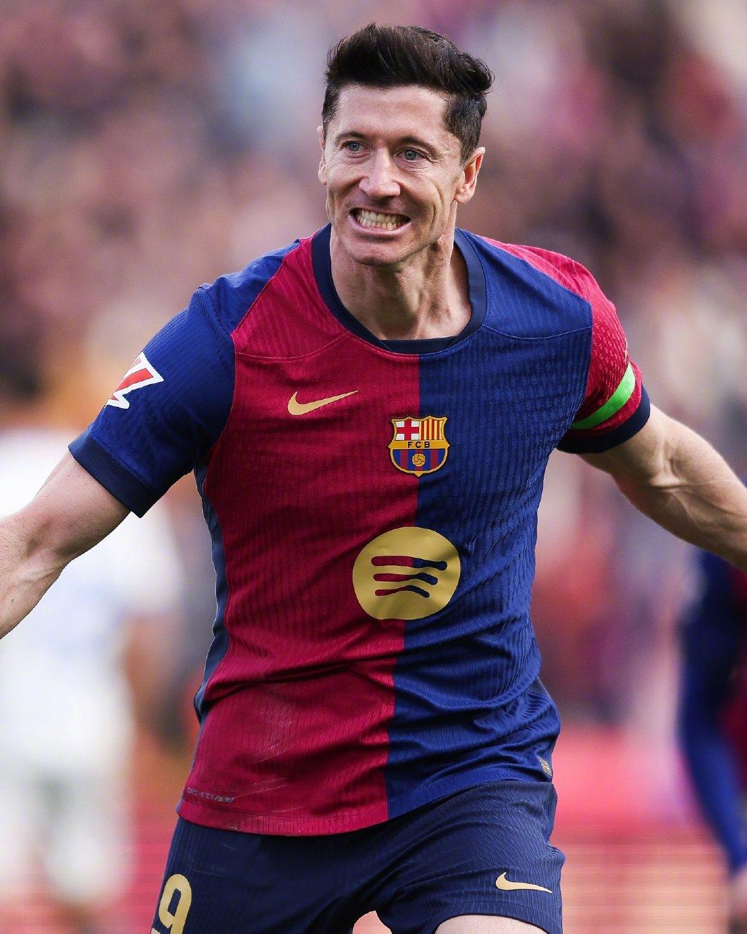 AC米兰险胜曼联,莱万梅开二度足总杯的简单介绍 AC米兰险胜曼联,莱万梅开二度足总杯的简单介绍