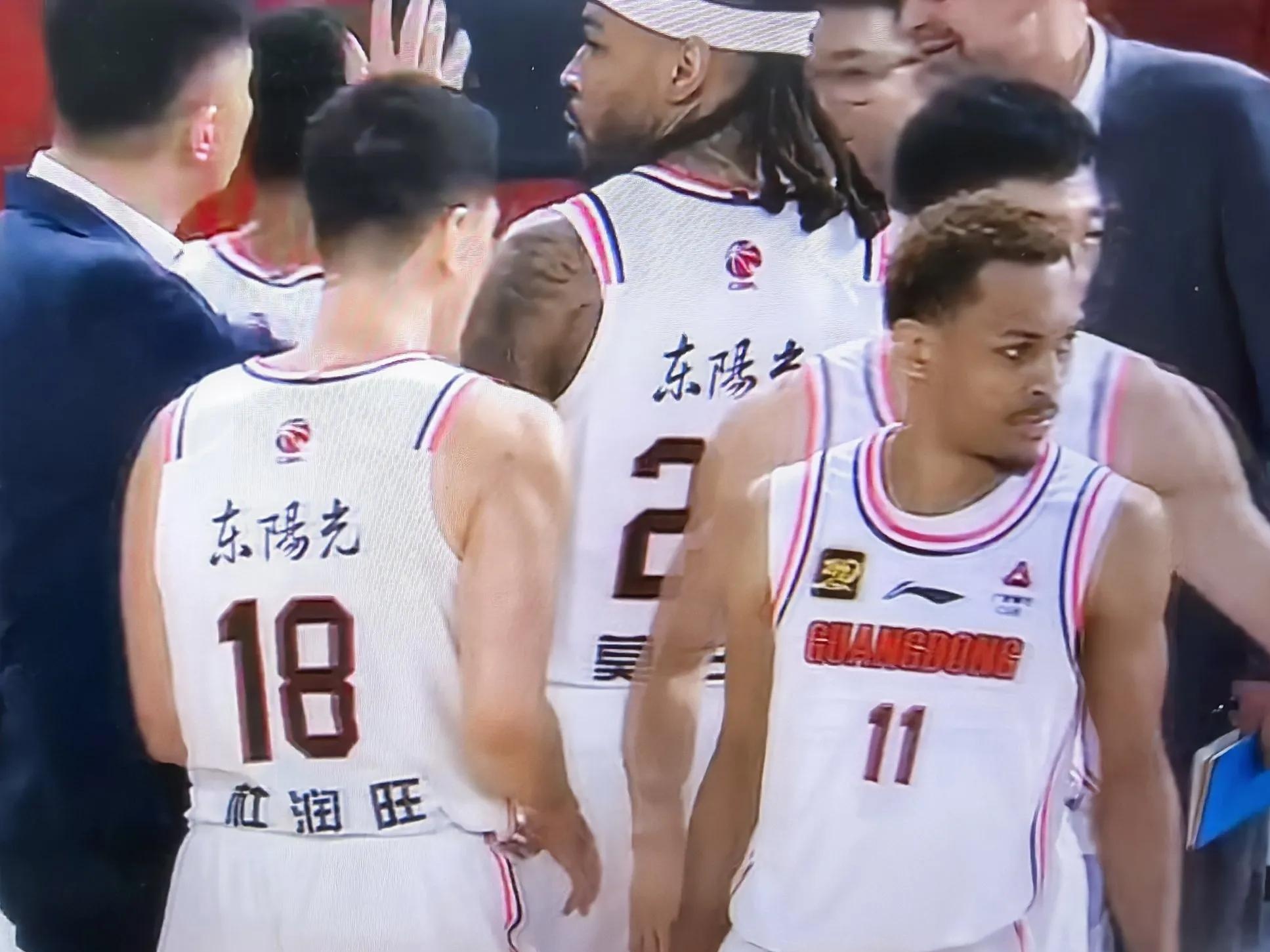 安徽男篮客场迎击广东队,西部竞争 安徽男篮客场迎击广东队,西部竞争